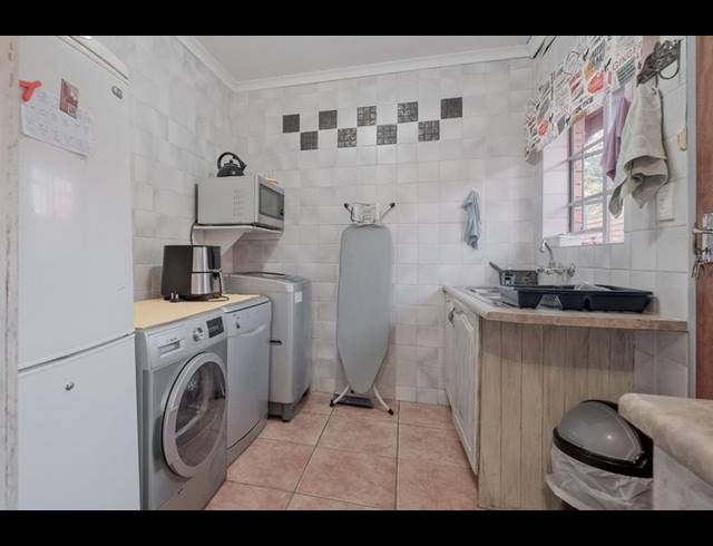 3 BEDROOM TOWNHOUSE FOR SALE IN WIERDAGLEN ESTATE